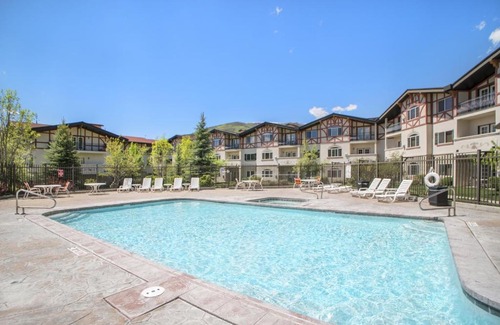 Zermatt Villa | Family Vacation-Heated In Out Pool, Tubing & Ice Skating Villa 1074 villa