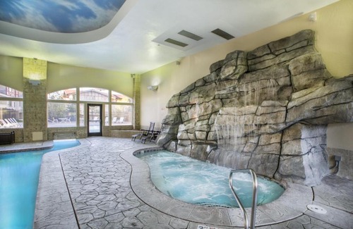 Zermatt Villa | Family Vacation-Heated In Out Pool, Tubing & Ice Skating Villa 1074 villa