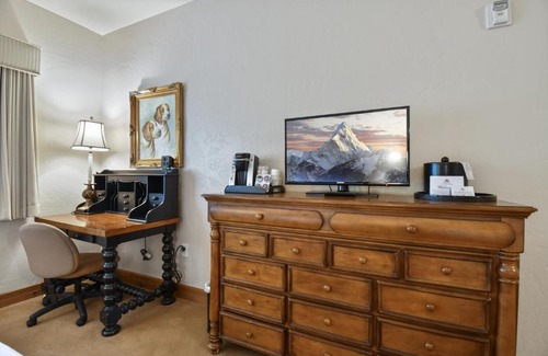 Zermatt Villa | Family Vacation-Heated In Out Pool, Tubing & Ice Skating Villa 1074 villa