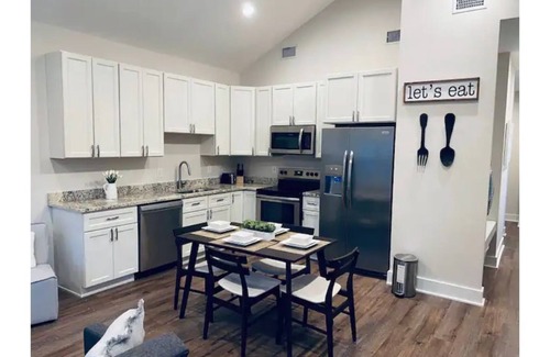 Thomas Drive House | FAMILY VACATION HOME.MINUTES TO BEACH AND FUN !