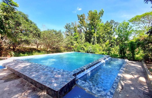 Maragondon House | Family Vacation Home with Private Pool: The 4Rest Resort Green Scenery