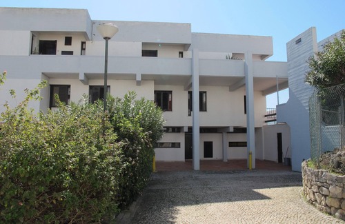 Sesimbra Villa | Family Vacation House With Swimming Pool, 25 M From The Beach
