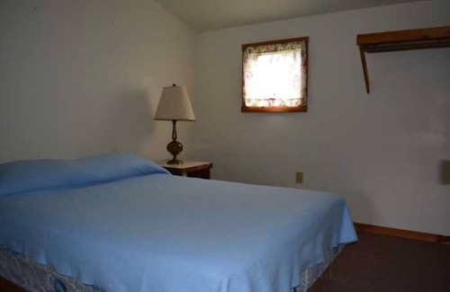 Brier Hill Cabin | Family vacation on Black Lake with a private beach!