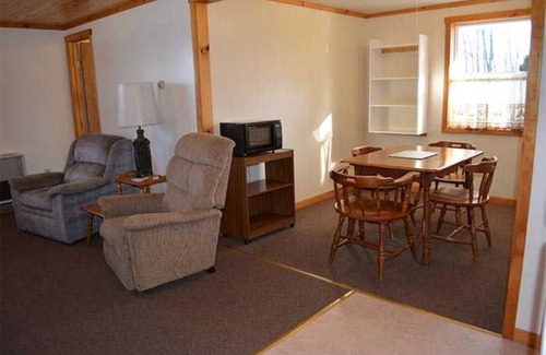 Brier Hill Cabin | Family vacation on Black Lake with a private beach!