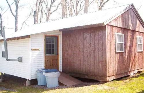 Brier Hill Cabin | Family vacation on Black Lake with a private beach!