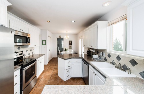 Woodland Estates House | Family vacations, stunning views and three fireplaces