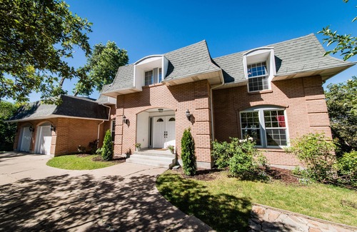 Woodland Estates House | Family vacations, stunning views and three fireplaces