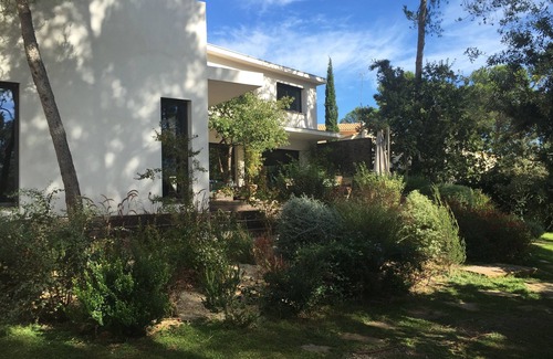 Assas Villa | Family villa in the heart of the vineyards, heated swimming pool and garden