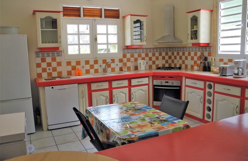 Pointe-Noire House | Family villa with Creole garden, river and tropical forest in Pointe Noire