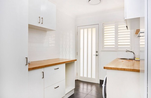 Bundall House | Family Waterfront Escape - Pool, Heated Spa