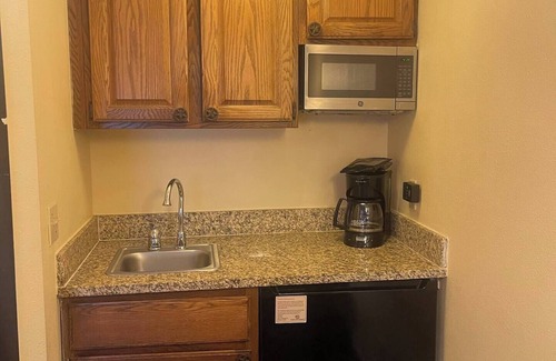 River Ranch Condo | FamilyFriendly Suite! Comes With ArcadeGame inside