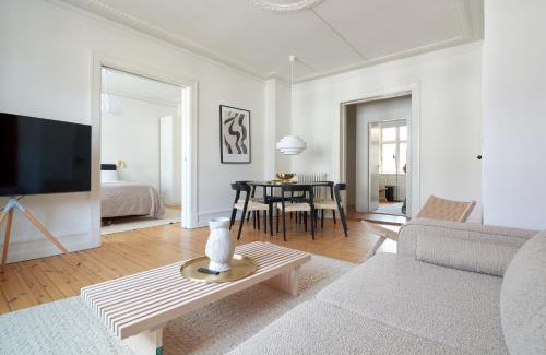 Osterbro Apartment | Famous Lakes Apt - City Central