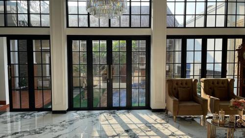 Mertoyudan House | Fanade Guesthouse
