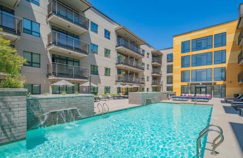 Evans Churchill Apartment | Fancy 1BD - DT PHX - Parkin, Gym, Pool - Sleeps 6