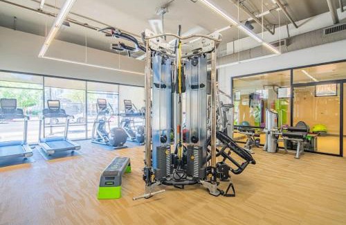 Evans Churchill Apartment | Fancy 1BD - DT PHX - Parkin, Gym, Pool - Sleeps 6