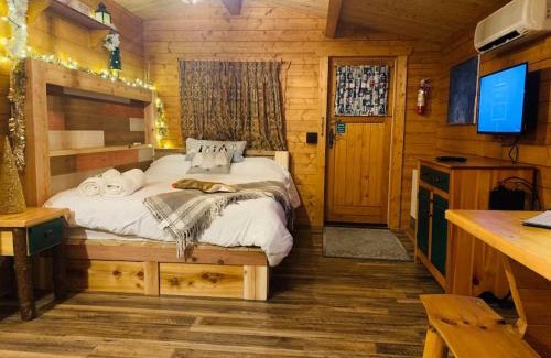 Hayward House | Fancy Fireflies Cabin