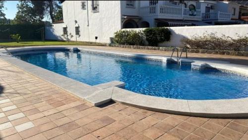 Guadalmar Apartment | Fantástico apartamento con piscina comunitaria junto al mar en Málaga