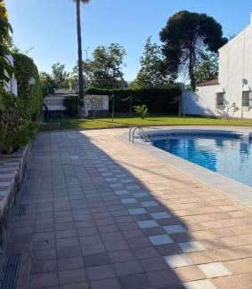 Guadalmar Apartment | Fantástico apartamento con piscina comunitaria junto al mar en Málaga