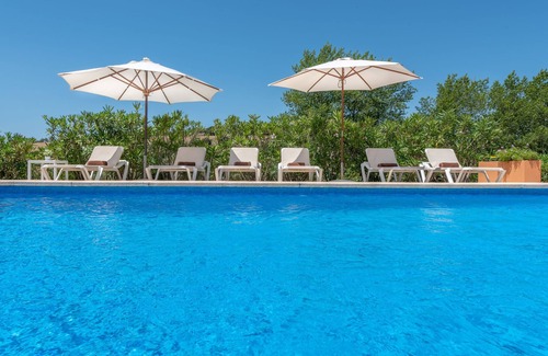 Sant Llorenc des Cardassar Villa | Fantastic Country House with Pool, Wi-Fi and Patio; Parking Available