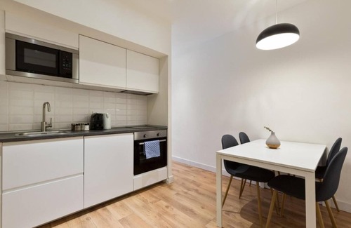 L'Hospitalet de Llobregat Apartment | FANTASTICOS APTOS. BARCELONA/Hospitalet de LLobregat, 6/8 pers/apto.