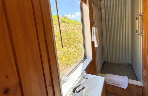 Matapouri House | Fantail Grove - Sandy Bay Retreat