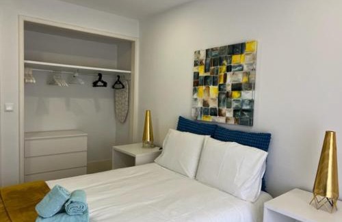 Sao Joao de Deus Apartment | Fantastic 1 Bedroom Apartment at Roma Avenue - 1B