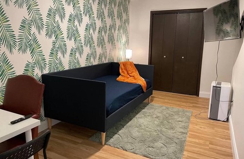 Granite House | Fantastic 2B1B with Office