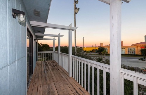 Orange Beach Condo | Fantastic 2BR Condo - Romar Village 622