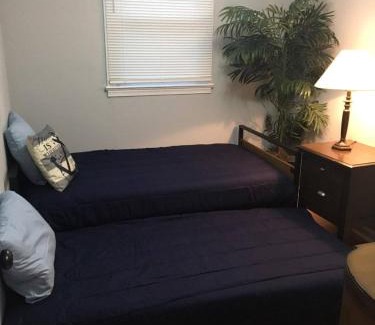 Norfolk - Virginia Beach House | Fantastic 3BR Close to Botanical Gardens and Airport