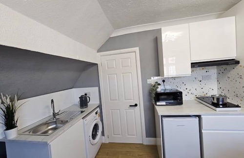 South Hornchurch Apartment | Fantastic 4 Apartments (Studio Flat)