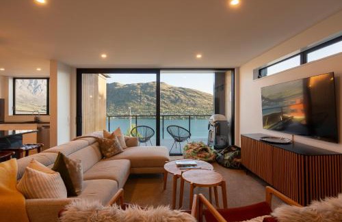 Frankton House | Fantastic 4 BDR home, AC, WIFI, Coffee Machine