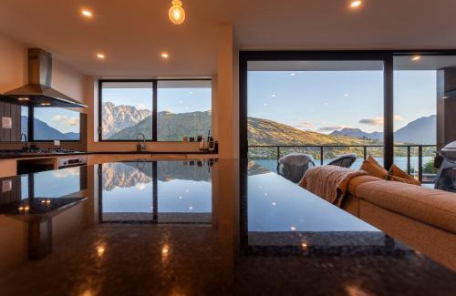 Frankton House | Fantastic 4 BDR home, AC, WIFI, Coffee Machine