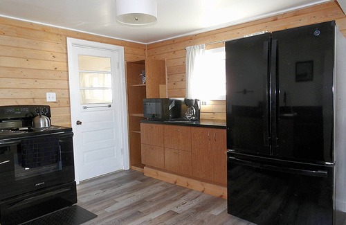 Ingalls House | Fantastic 4-bdrm Lake House in Cedar River