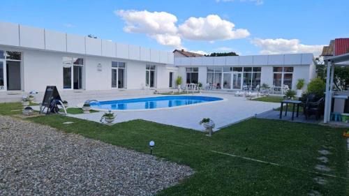 Mosoaia House | Fantastic camp