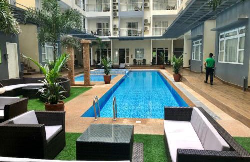 Malabanias Apartment | Fantastic condo in boutique La Grande resort