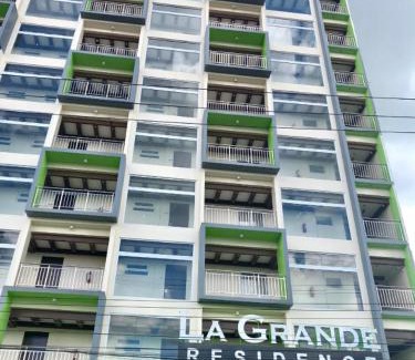 Malabanias Apartment | Fantastic condo in boutique La Grande resort