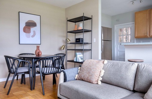 Evanston Apartment | Fantastic Evanston 1BR w/Courtyard, nr Northwestern Beach, by Blueground