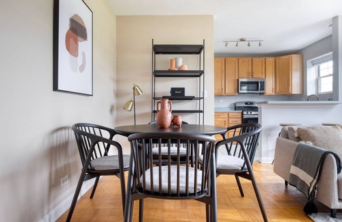 Evanston Apartment | Fantastic Evanston 1BR w/Courtyard, nr Northwestern Beach, by Blueground