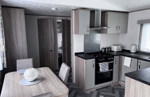 Colchester Apartment | Fantastic Family 3-bed Static Caravan Cooper bea