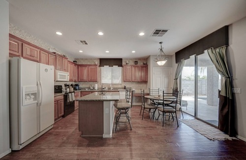 Gilbert House | Fantastic Gilbert Location with Lovely HEATED/CHILLED Pool and Spa on Greenbelt!