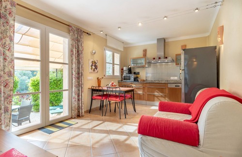 Llucmajor Apartment | Fantastic Holiday Apartment with Pool, Wi-Fi, Terrace and Garden