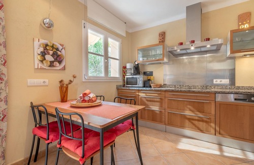 Llucmajor Apartment | Fantastic Holiday Apartment with Pool, Wi-Fi, Terrace and Garden