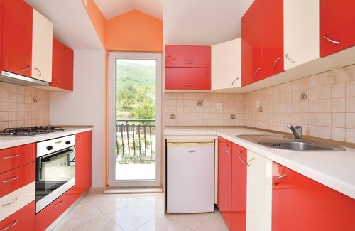 Dicmo House | Fantastic holiday home with pool in the hinterland of Split, situated on a large plot.