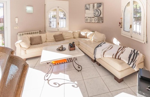 L'Escala House | Fantastic Holiday Home with Private Pool in L Escala