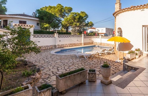 L'Escala House | Fantastic Holiday Home with Private Pool in L Escala