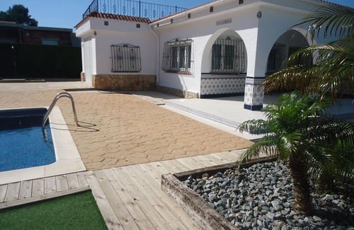 Les Tres Cales Ski Chalet | FANTASTIC INDEPENDENT VILLA WITH PRIVATE POOL, AIR CONDITIONING AND WIFI