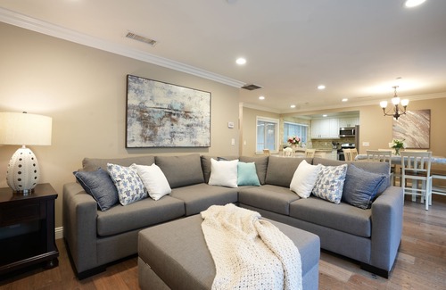 Anaheim Resort House | Fantastic Pool/Jac Home: 4 EnSuites, Walk 2 Disney