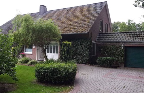 Sandhorst Apartment | Fantastic vacation apartment with large conservatory in Aurich