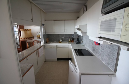 Westende Apartment | Fantastic view of the North Sea - on the beach promenade with a large balcony