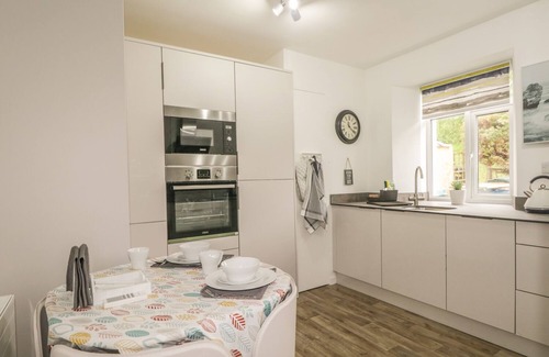 Foyers Cottage | FAODAIL GLENLIA, pet friendly, with open fire in Foyers